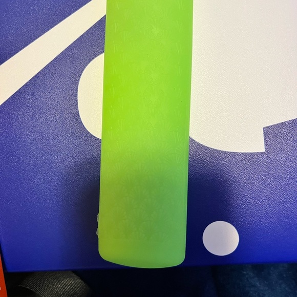 Amazon 4k fire stick remote, brand new with aftermarket silicone remote cover - Picture 5 of 5